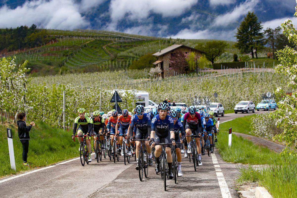 The peloton get underway