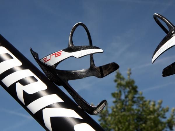 HTC-Highroad team bikes are fitted with Elite Sior cages, which hide a titanium loop inside the carbon fiber structure.