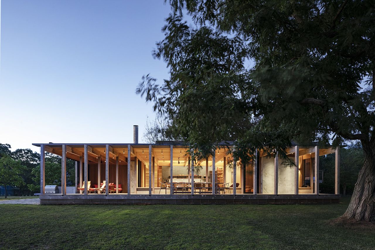 dusk exterior shot of Shelter Island House by Koning Eizenberg