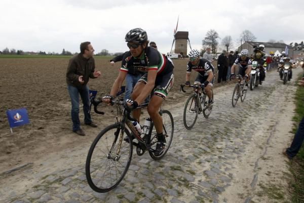 Pozzato shows his riding style on the pave