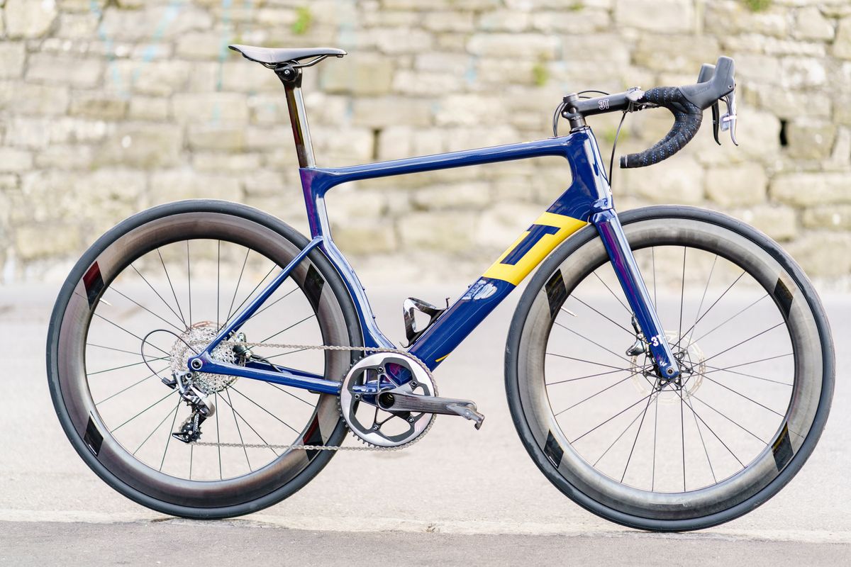 The Aqua Blue Sport 3T Strada with SRAM Force for the 2018 season