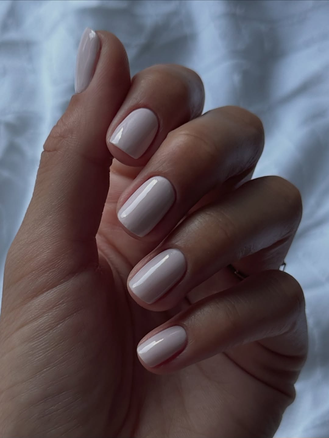 DQvnVeKkWypmioaoVqcg6Q Marshmallow Nails هو المانيكير الذي يجب ارتداؤه هذا الشتاء