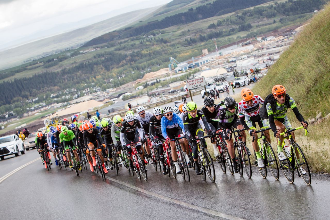 The peloton heads up today's KOM climb