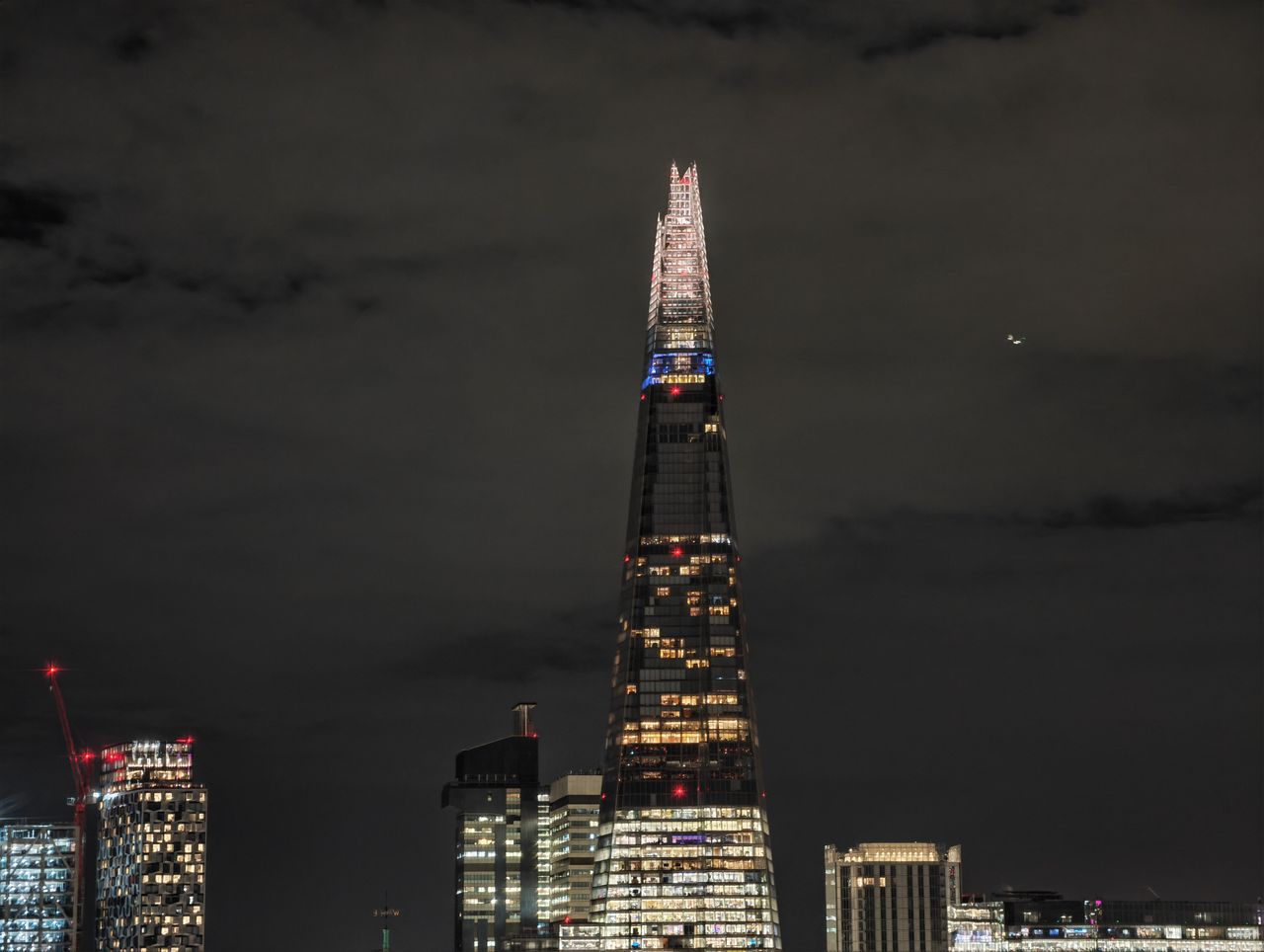 Honor Magic 8 Pro camera sample Shard night 3.7x zoom