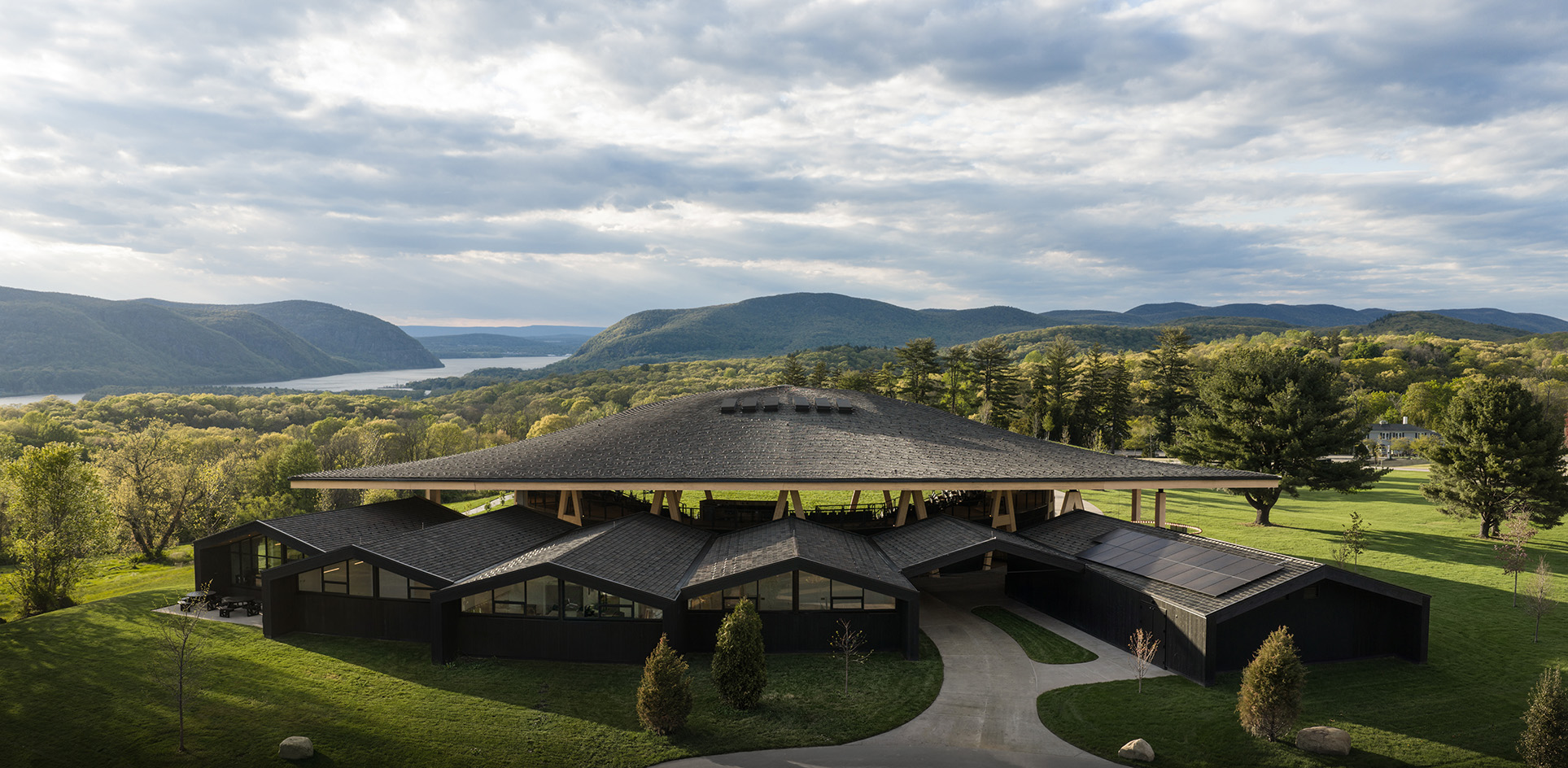 Hudson Valley Shakespeare theatre by Studio Gang