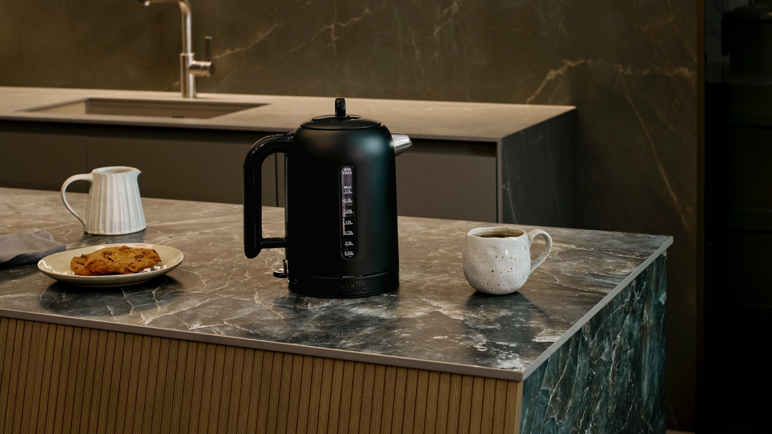 Dualit Stealth Kettle