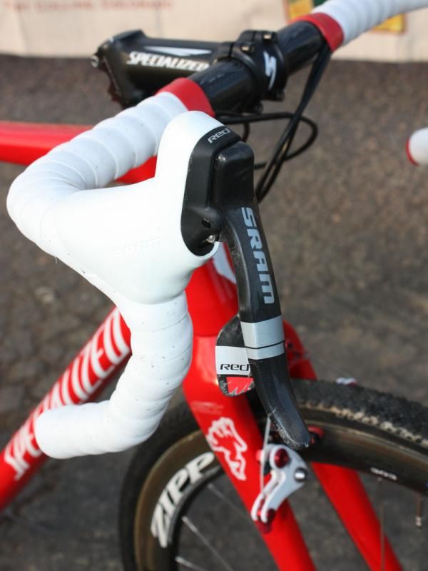 Todd Wells' (Specialized) SRAM Red DoubleTap lever bears the scars of a crash or two.