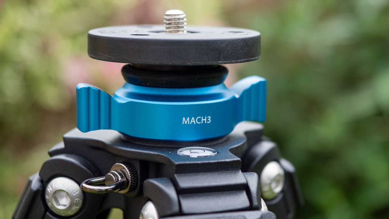 Benro Mach3 blue accents