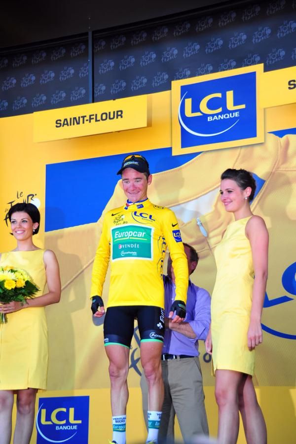 Thomas Voeckler (Europcar) accepts the applause of the French public.