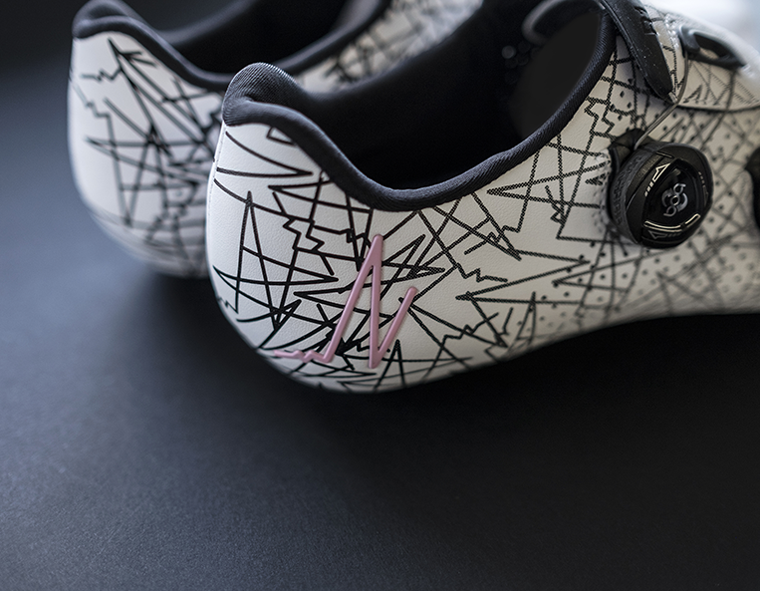The R1B Climb Edition features the stage 20 profile of the Giro in pink