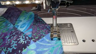 Bernina 475 QE review, a photo material being stitched