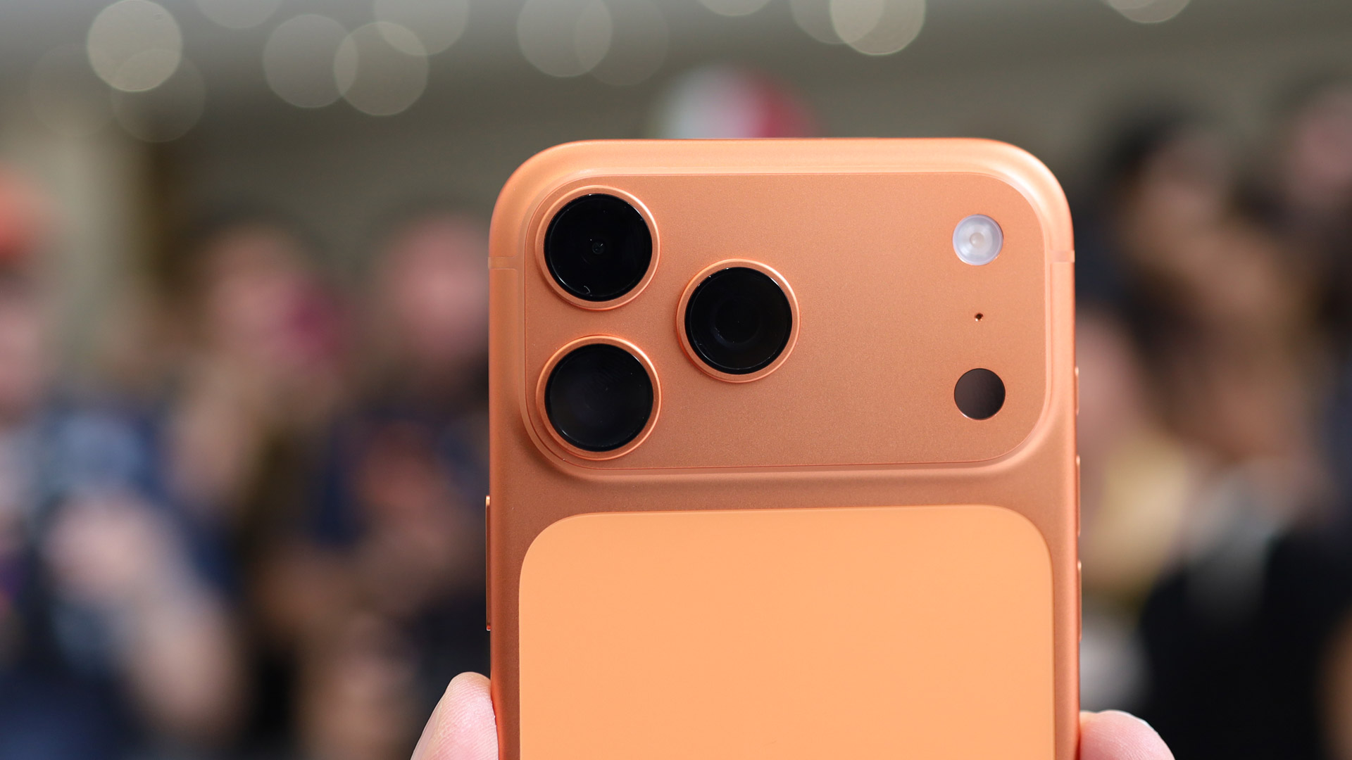 Apple iPhone 17 Pro Max HANDS ON