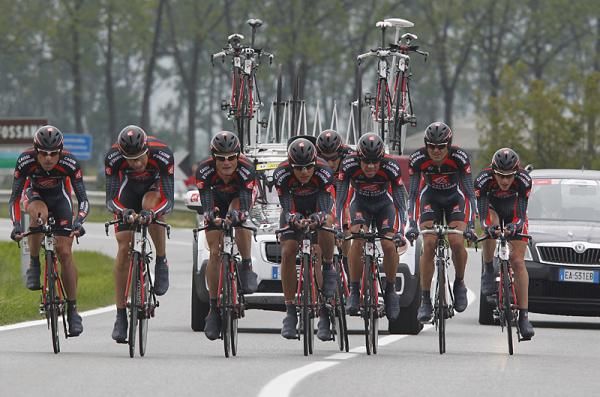Caisse d'Epargne races to 18th in the team time trial stage.