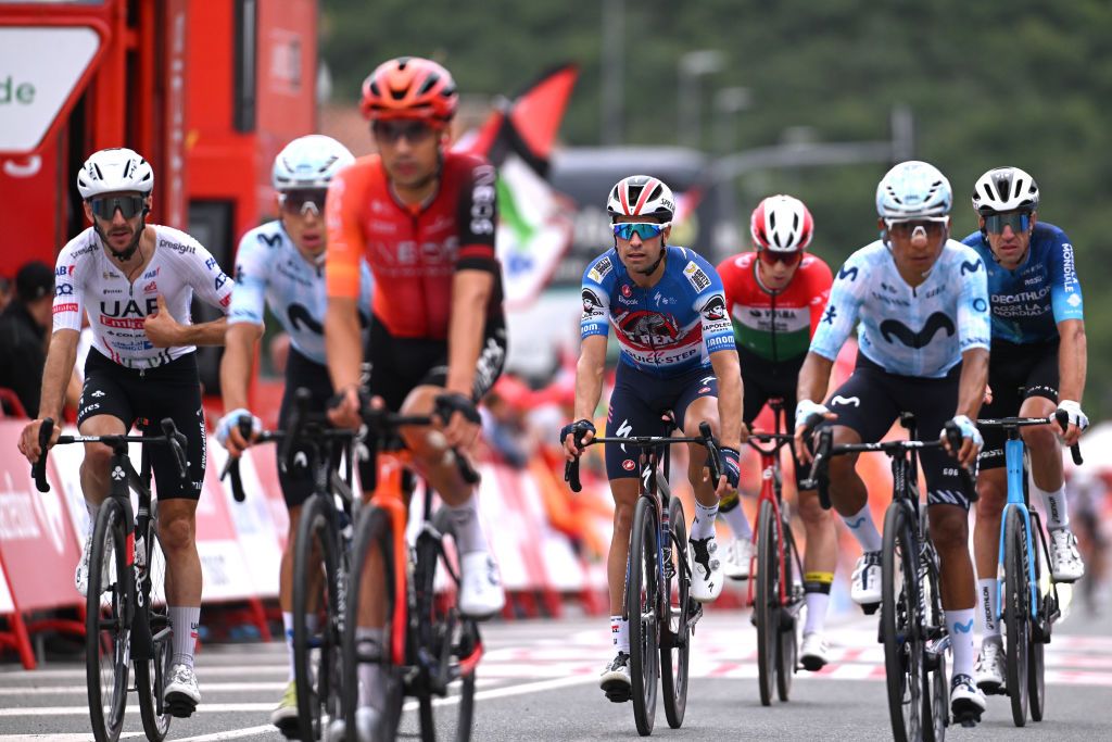 Mikel Landa finishes in a group 3:20 behind the race leader Ben O&#039;Connor