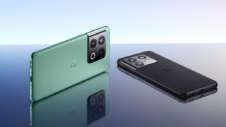 An official render of the OnePlus 10 Pro in Emerald Forest green and Volcanic Black