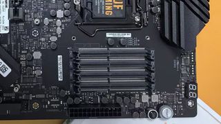 Asus desktop ATX motherboard with SO-DIMM memory slots