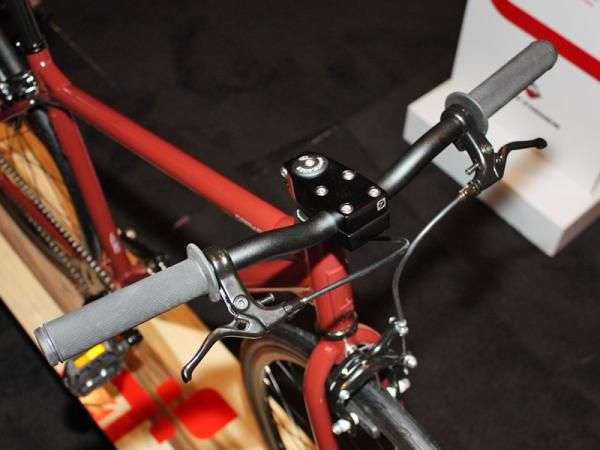 The Gary Fisher Gritty's BMX-inspired styling carries through to the cockpit setup.