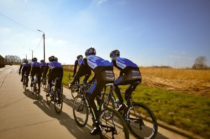 Team NetApp-Endura preps for the Omloop Het Nieuwsbald
