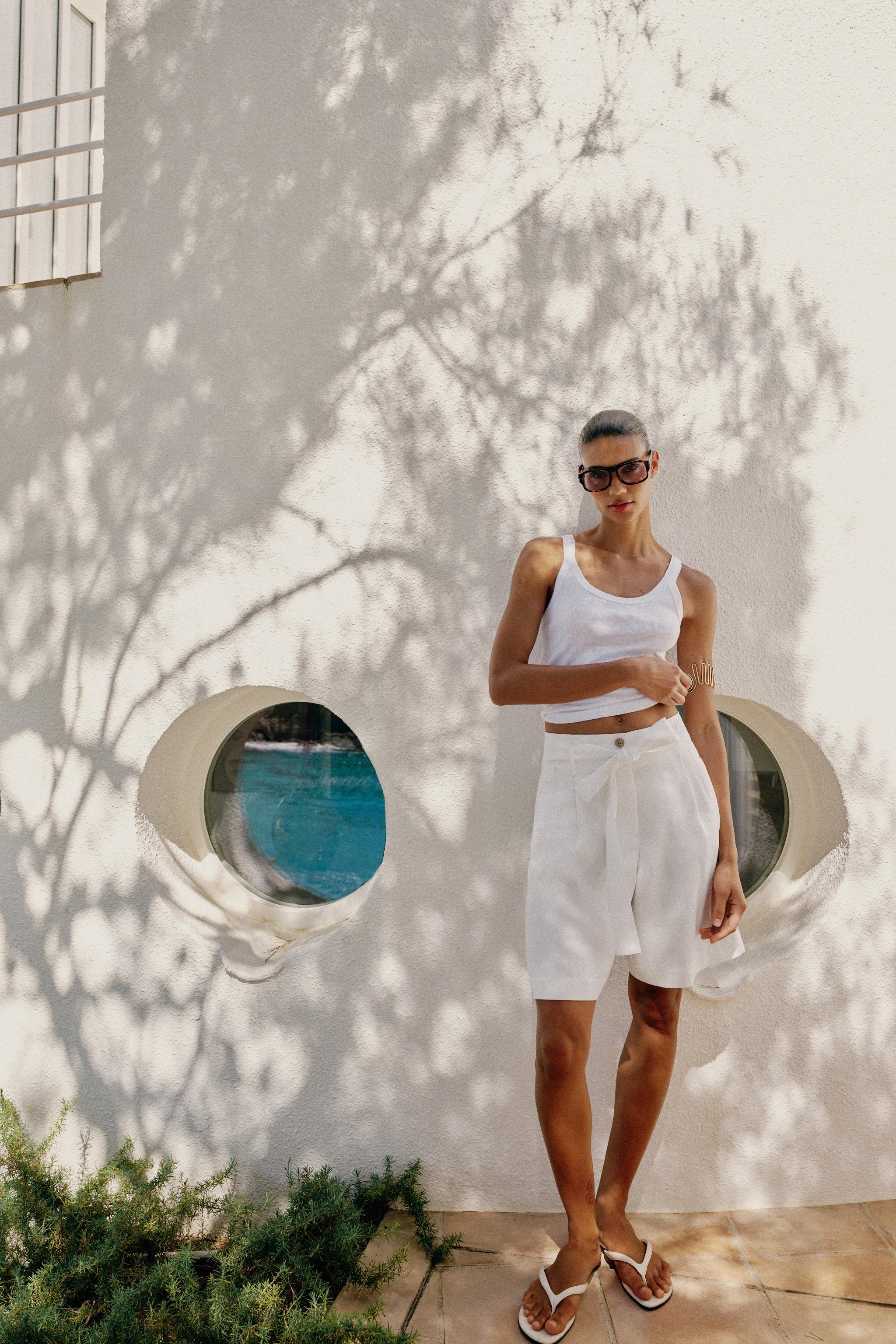 Tie-Belt Bermuda Shorts - White - Xs