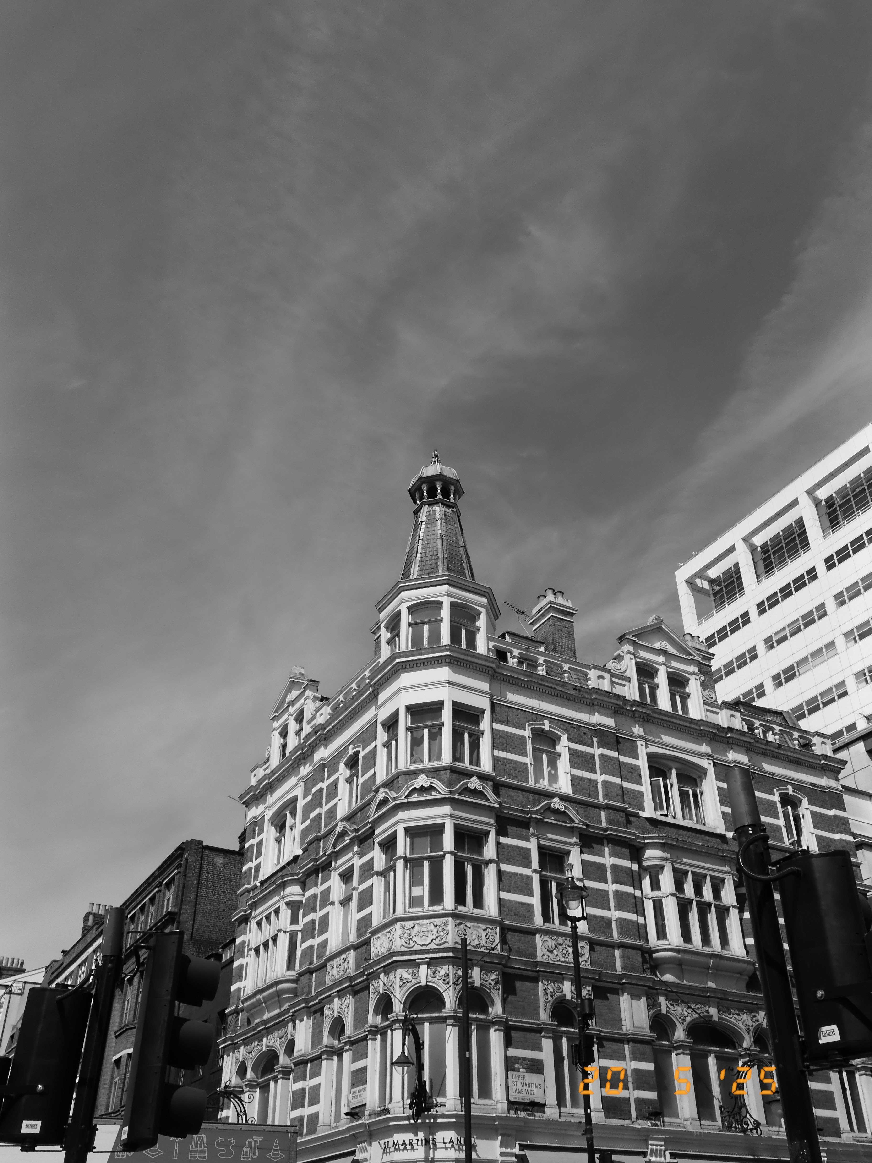 A photo taken on a Fujifilm X half digital film camera