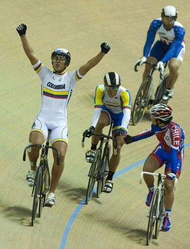 Fabian Hernando Puerta (Colombia) celebrates his keirin victory.