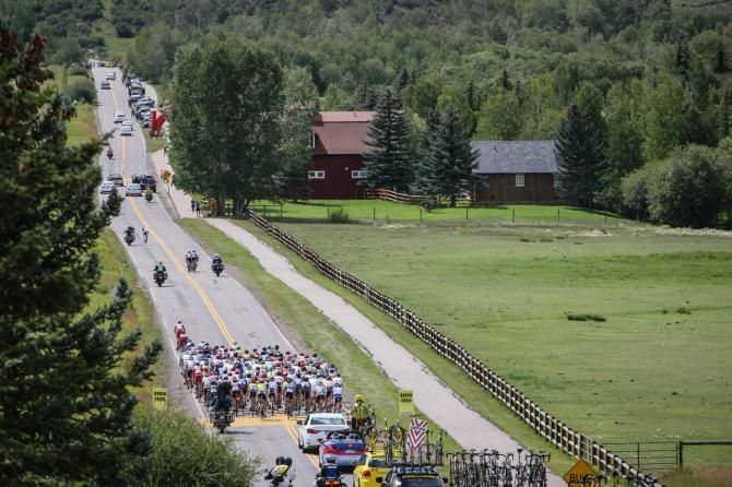 The peloton bides its time in the Aspen circuit