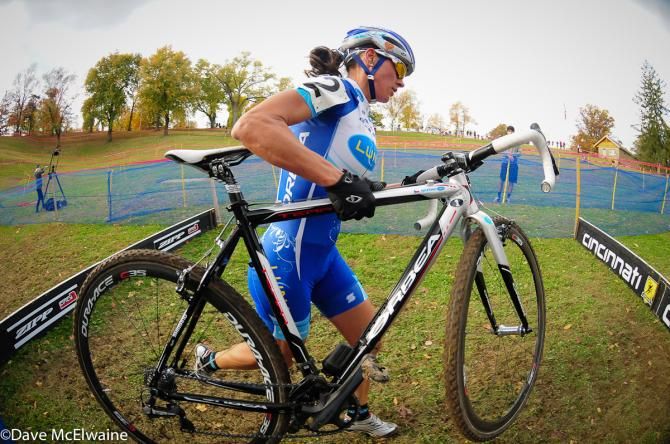Katerina Nash (Luna Pro Team) running triple barriers