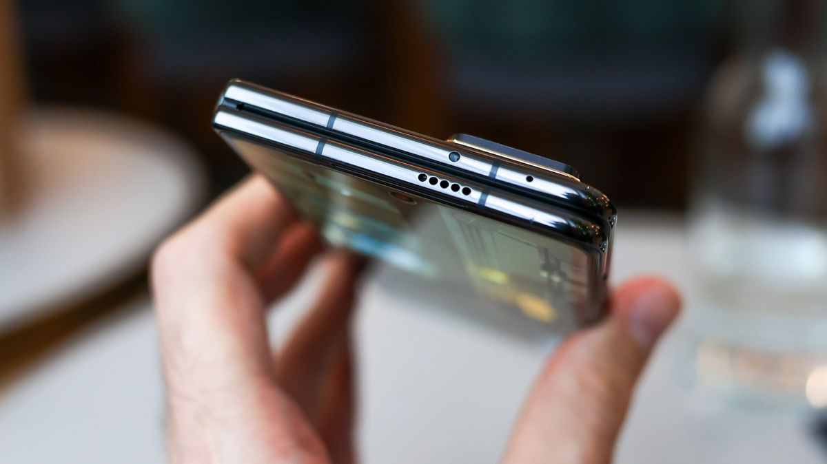 A photo of the Honor Magic V2
