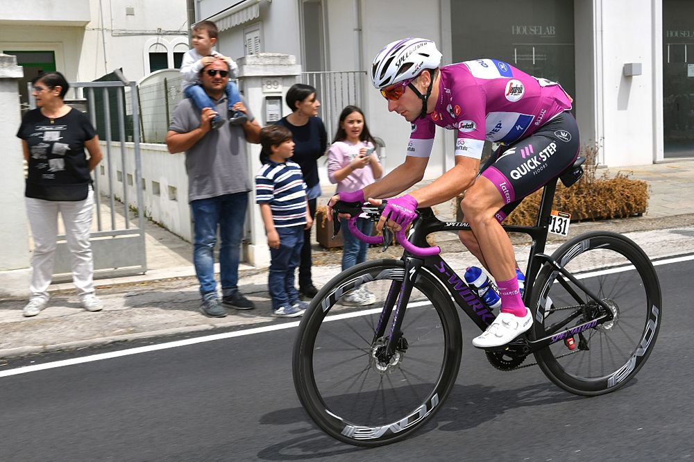 Elia Viviani at the start of stage 12 of the Giro d'Italia 2018