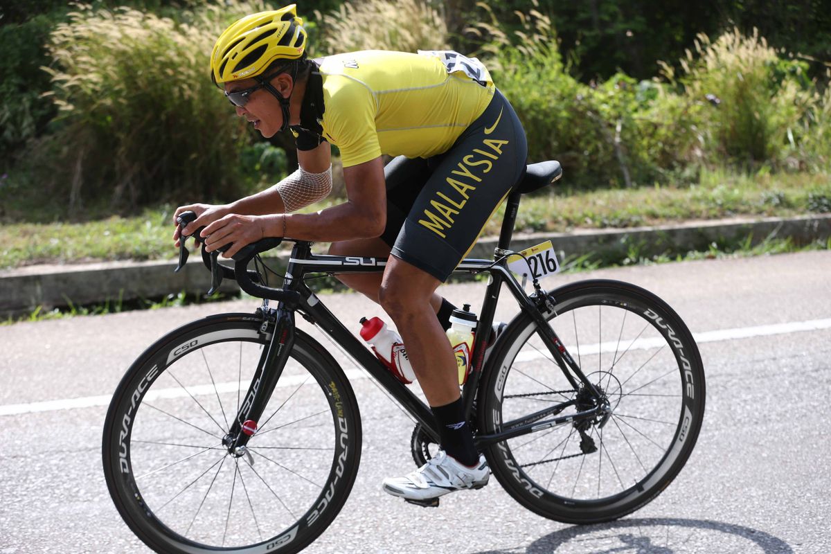 Sea Keong Loh sets off in chase