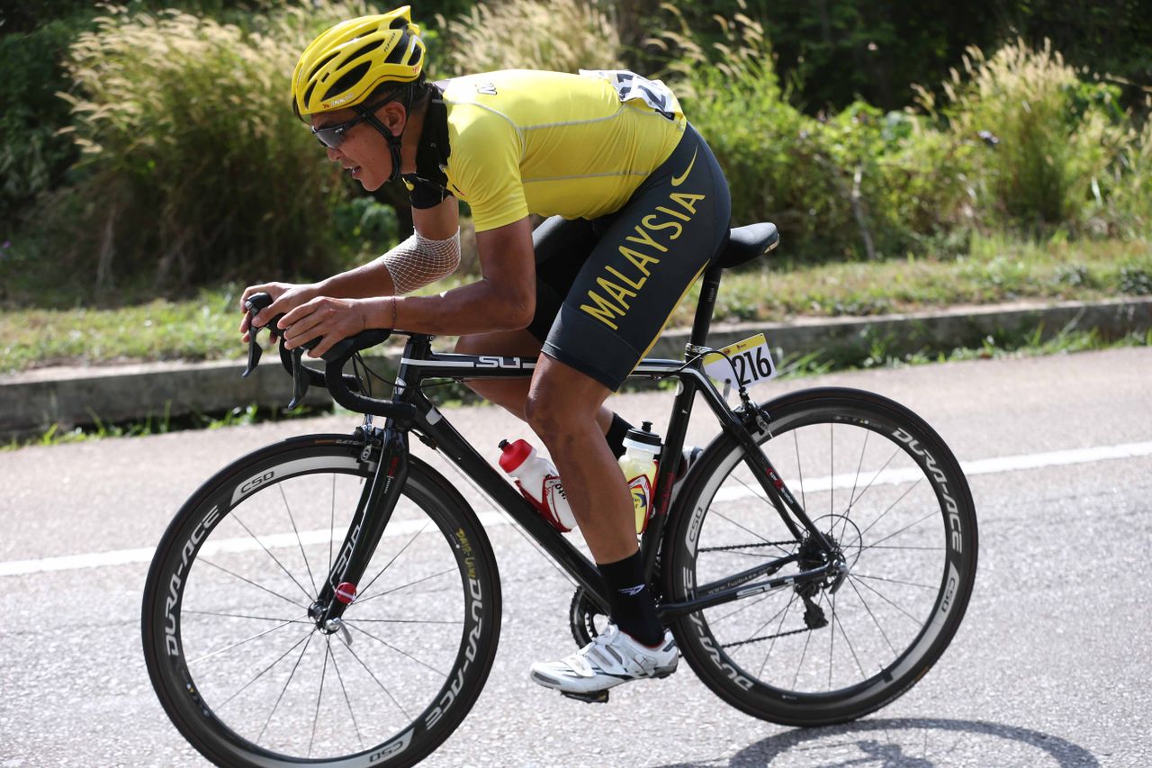 Sea Keong Loh sets off in chase