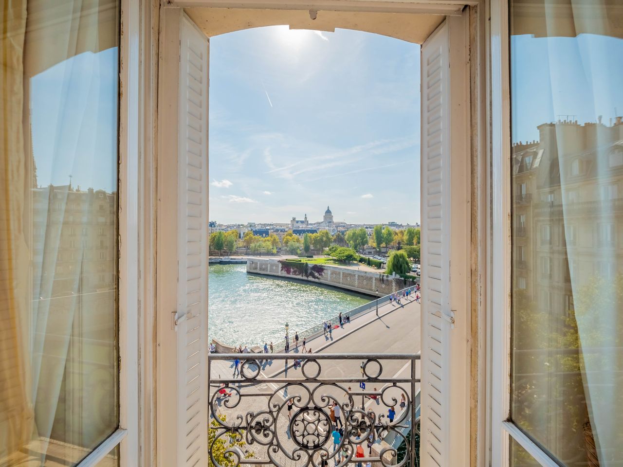 House for sale in Paris