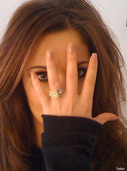 Cheryl Cole's wedding ring Twitter rant - Ashley Cole split - Not wearing wedding ring 