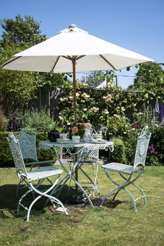 Traditional garden table and chairs