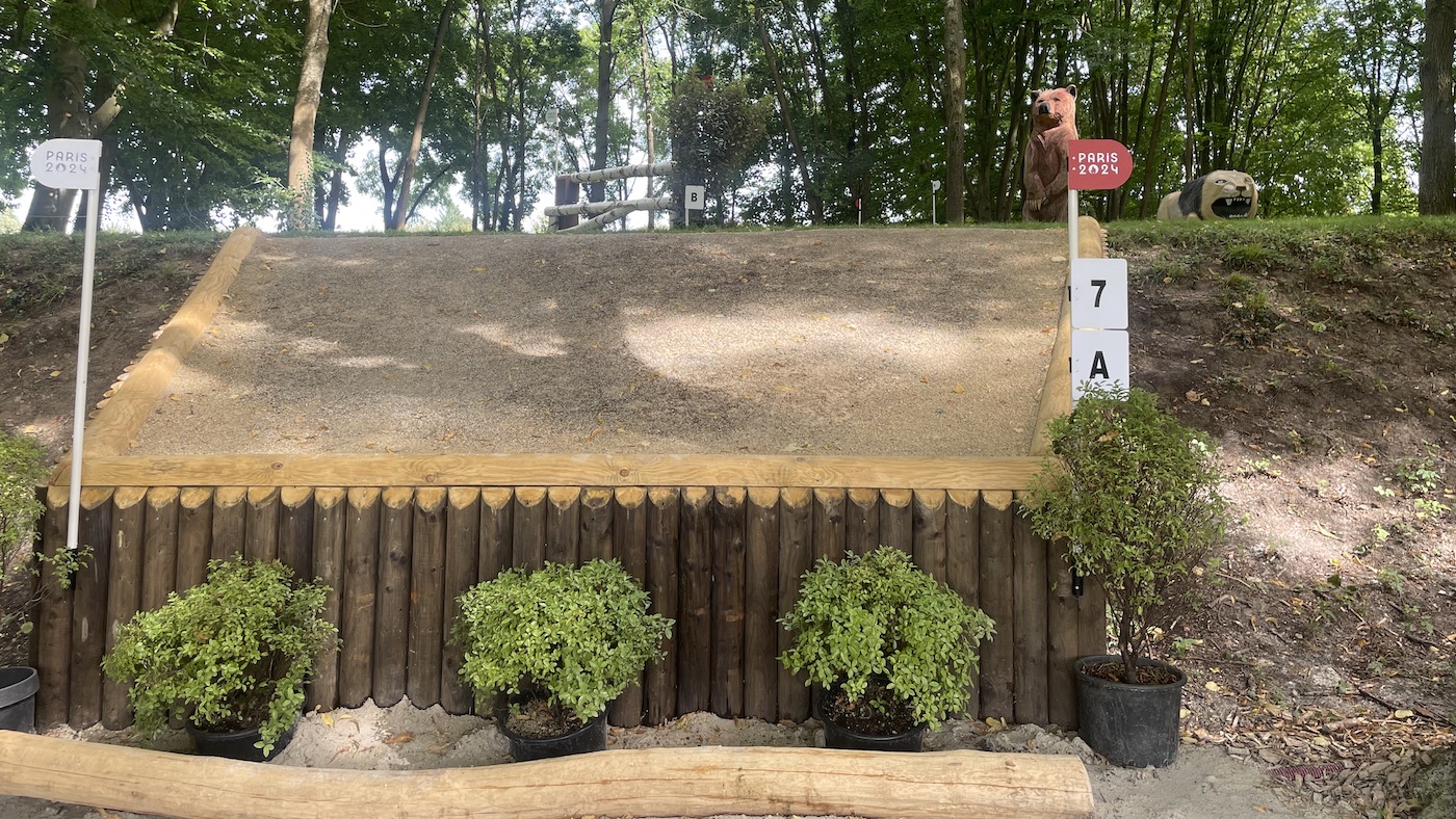 element 7a on Paris cross-country