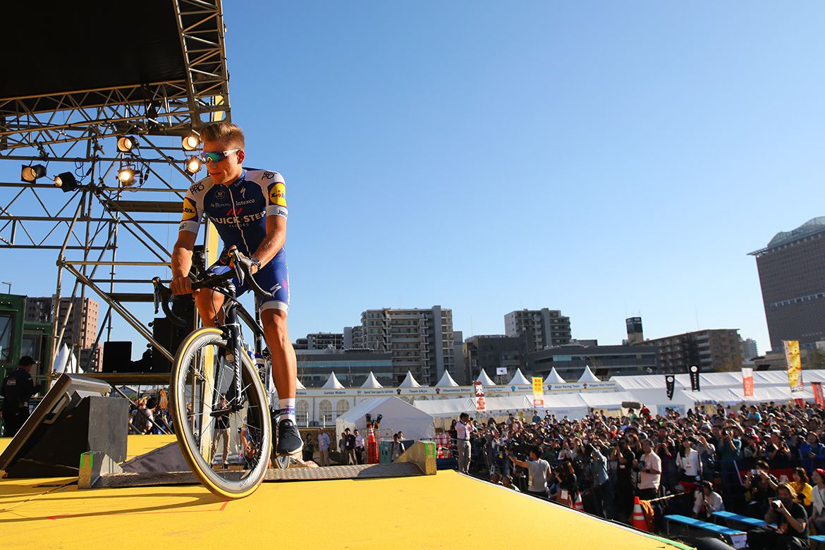 Marcel Kittel is introduced to the crowd