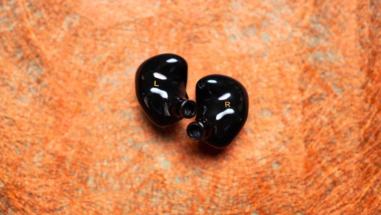 AFUL Performer 8 IEM