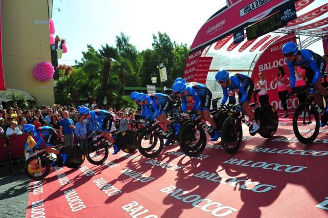Garmin Sharp start their team time trial