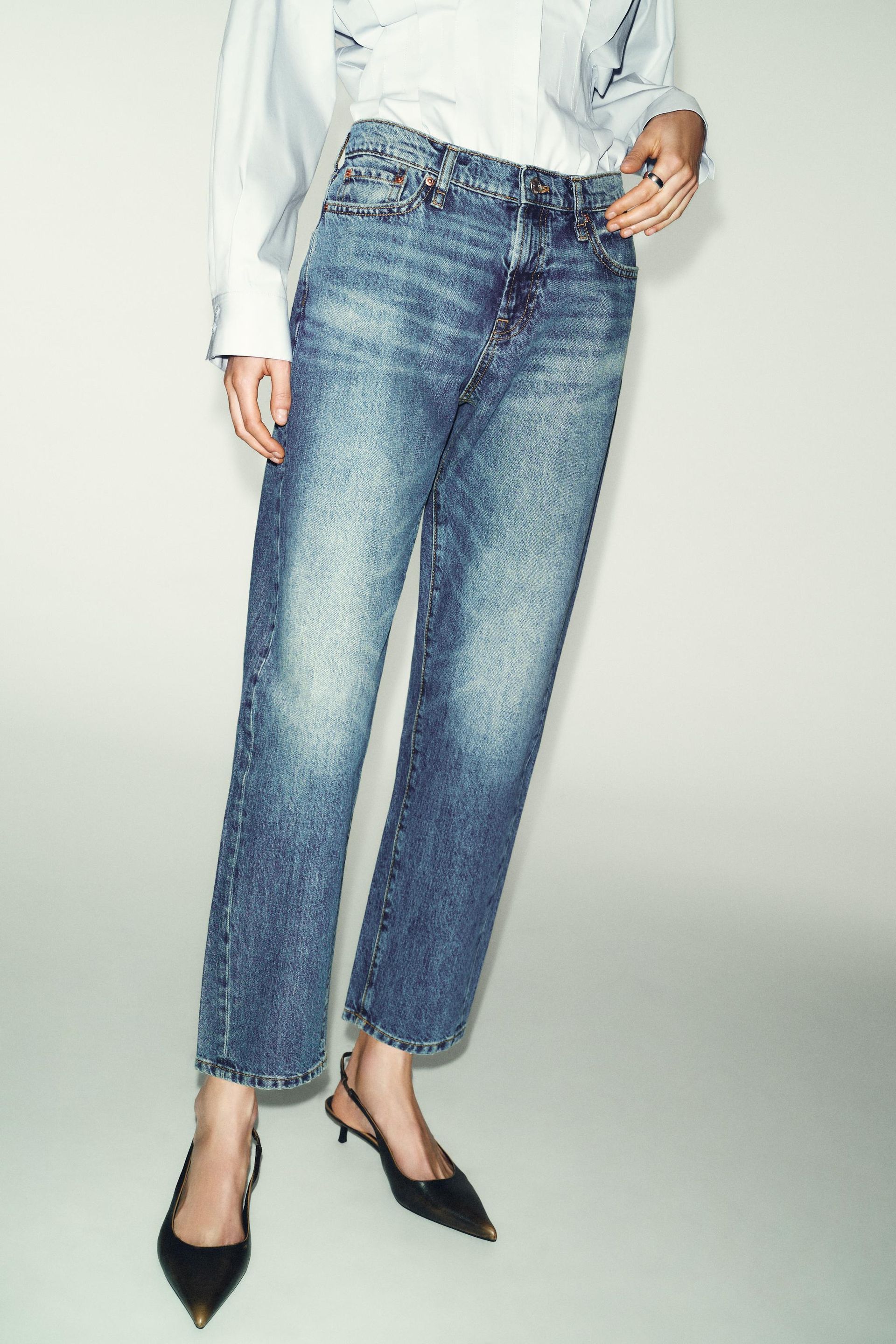 Z1975 Cropped Mid-Rise Jeans