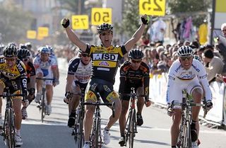 Oscar Gatto wins the third stage