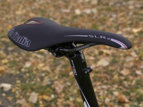 Scott includes a carbon-railed saddle as well which provides good incentive for smooth remounts