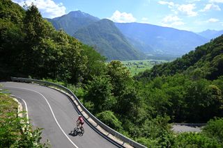 Tour de Suisse Men stage 1 LIVE: Fredrik Dversnes leads solo after distancing breakaway partner on first climb