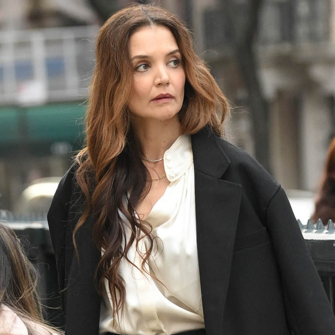 Katie Holmes was spotted on the set of &#039;Happy Hours&#039; wearing culottes and loafers