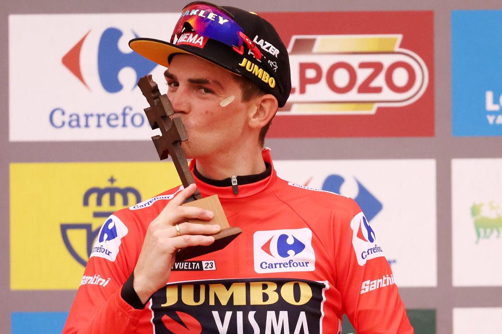 Sepp Kuss (Jumbo-Visma) retains the red leader&rsquo;s jersey
