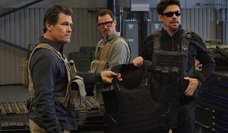 Sicario: Day of the Soldado Josh Brolin Benicio Del Toro arming up for combat