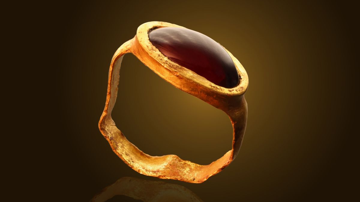 2,300-year-old gold ring found in Israel was likely buried by a betrothed girl