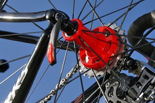 The Roval wheels use a number of interesting features, not the least of which is the DoubleDrive lacing pattern.