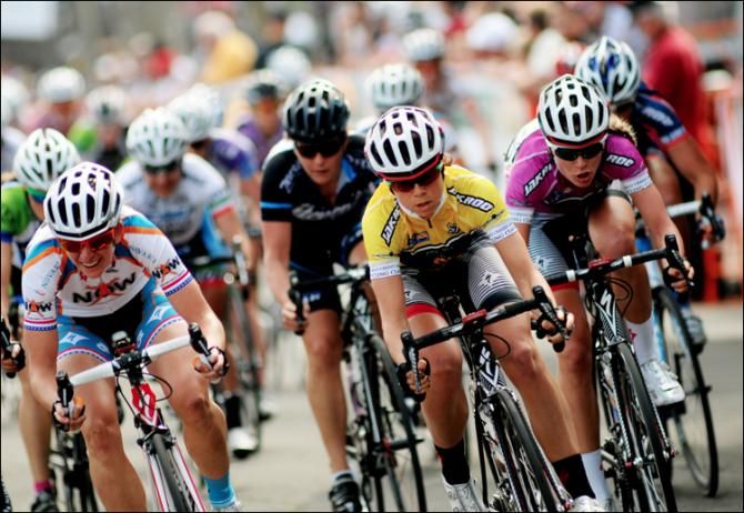 Newell, Stevens and Wiles fight for position.