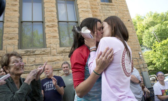 Tying the knot in Arkansas