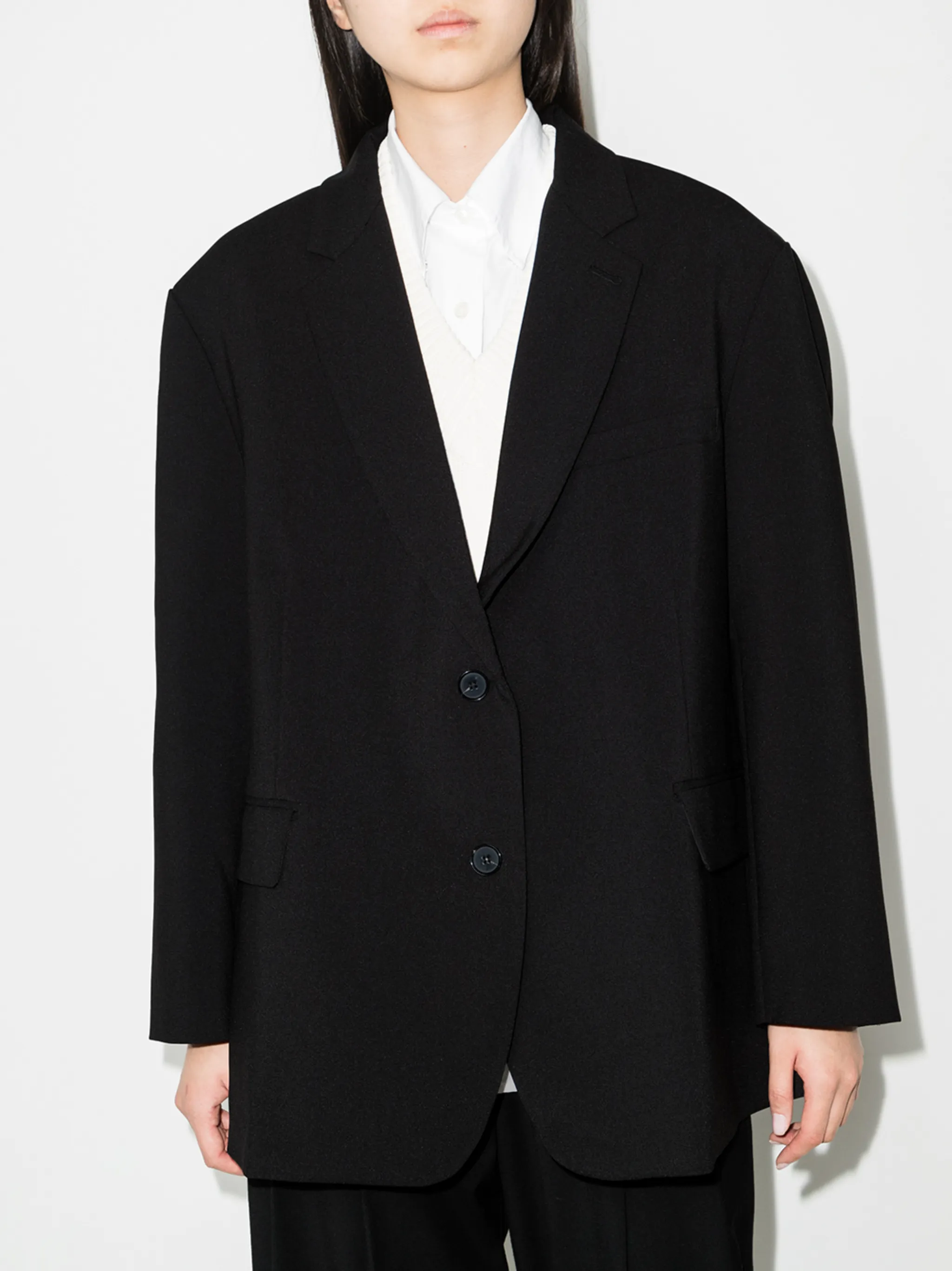 An image of The Frankie Shop blazer.